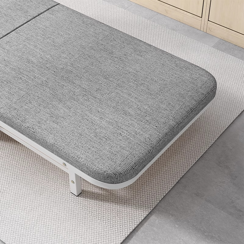 Tempat tidur lipat istirahat makan siang