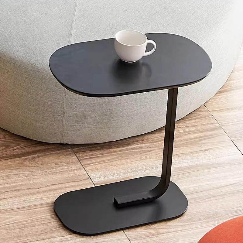 Meja kopi sisi sofa